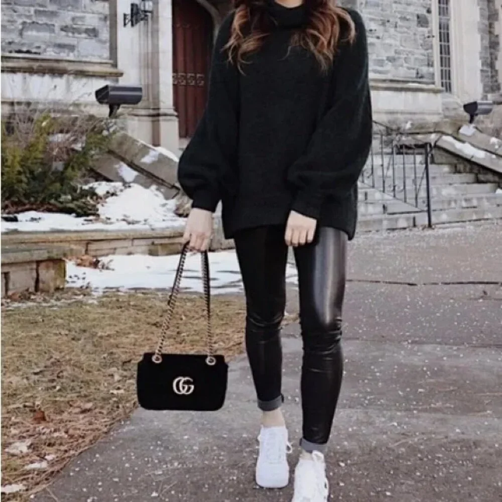 Aritzia Babaton The Group Adichie  Oversized Turtleneck Sweater Black Medium - Picture 4 of 8